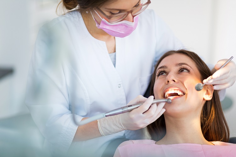 Trồng răng implant mất bao lâu thời gian?